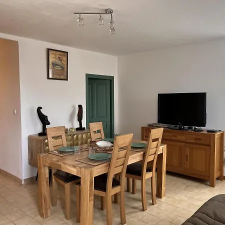 Maison En Pierre Dans Village Calme * モナシア・ドレーヌ