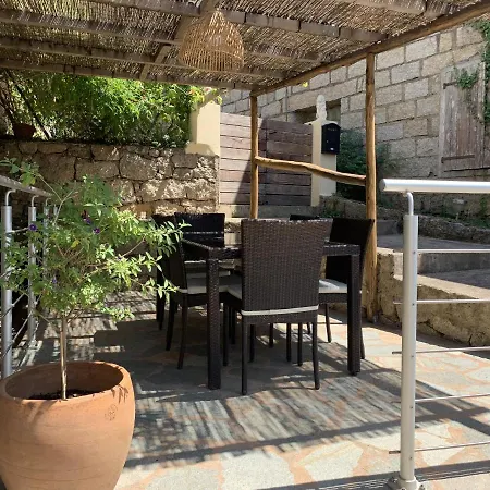 Maison En Pierre Dans Village Calme Holiday home