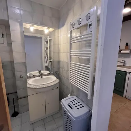 Maison En Pierre Dans Village Calme Holiday home *