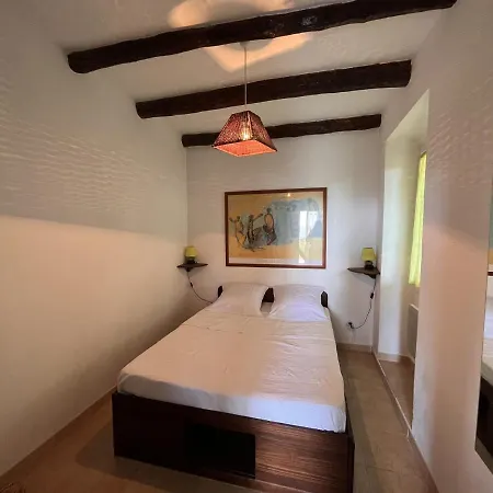 Maison En Pierre Dans Village Calme Monacia-d'Aullene
