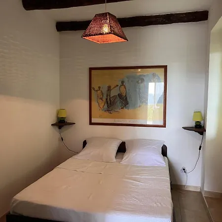 Maison En Pierre Dans Village Calme Holiday home