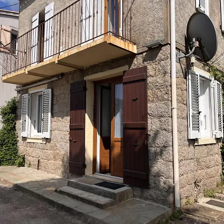 Maison En Pierre Dans Village Calme